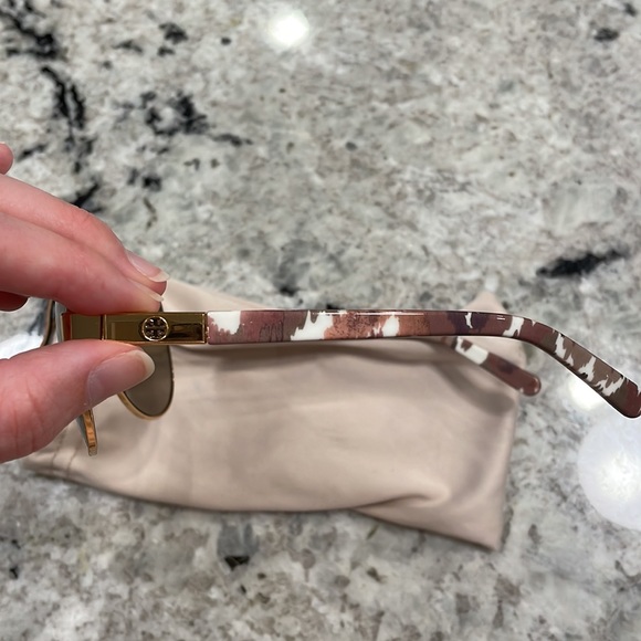 Tory Burch Aviators - Picture 4 of 4